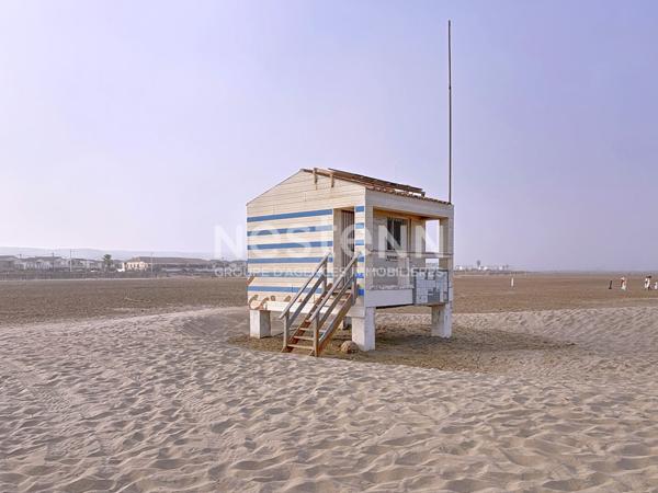 Chalet authentique en ossature bois 4 pièces dont 3 chambres de 63 m2 avec grande terrasse de 40 m² à Gruissan Plage des Chalets