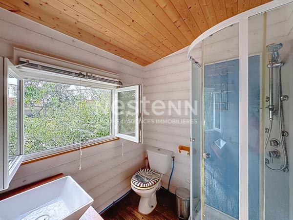 Chalet authentique en ossature bois 4 pièces dont 3 chambres de 63 m2 avec grande terrasse de 40 m² à Gruissan Plage des Chalets