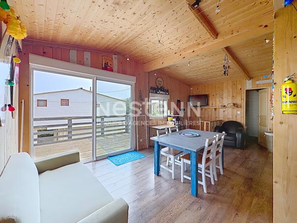 Chalet authentique en ossature bois 4 pièces dont 3 chambres de 63 m2 avec grande terrasse de 40 m² à Gruissan Plage des Chalets