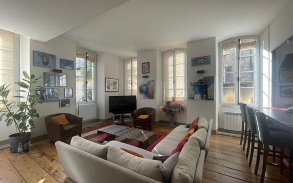 Appartement à vendre    3 pièces • 91 m2 Bordeaux