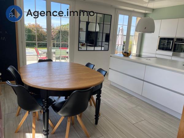 À vendre - Maison individuelle, 9 pièces située à Teloché (72220)