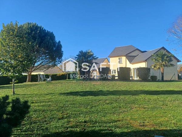 Idéalement située à 2.5km de Rignac,  25 minutes de Villefranche et 25 minutes de Rodez.