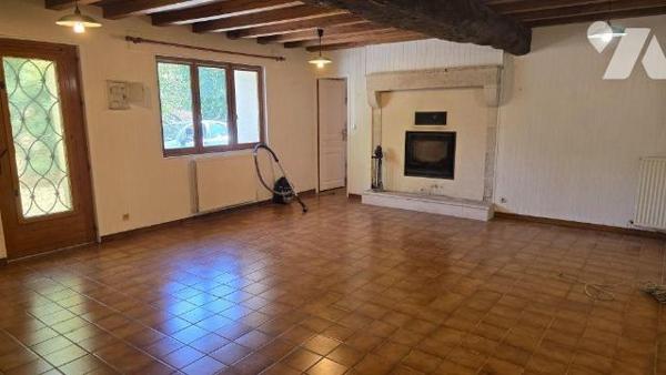 Dans un village calme et verdoyant à 10 min de Melle 8 min de Celles et 25 min de Niort. Belle ...
