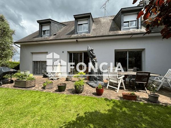 À vendre Maison 8 pièces 215 m² - Laval 53000