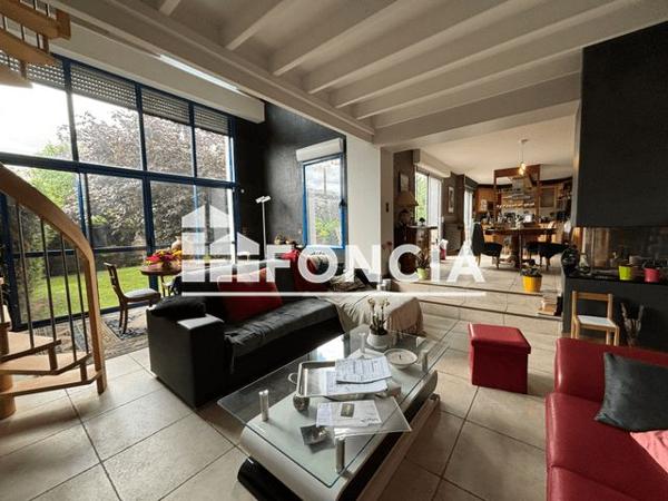 À vendre Maison 8 pièces 215 m² - Laval 53000