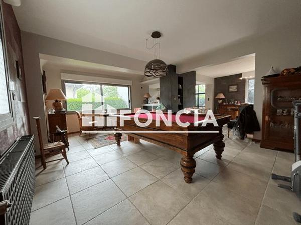 À vendre Maison 8 pièces 215 m² - Laval 53000