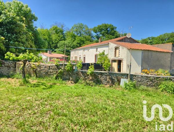 Maison 5 pièces de 140 m² à Mauges-sur-Loire (49410)