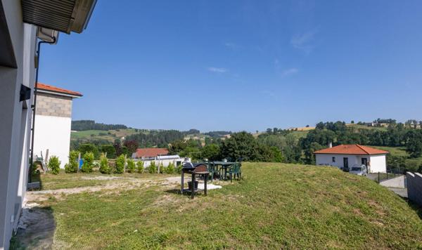 Belle Villa récente avec vue dominante et prestations modernes