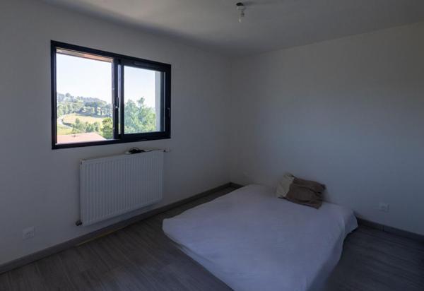 Belle Villa récente avec vue dominante et prestations modernes