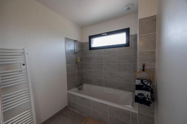 Belle Villa récente avec vue dominante et prestations modernes