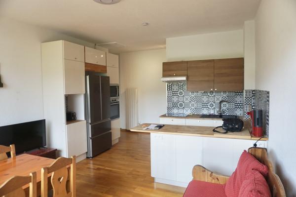 Appartement
         3 pièces
        - 76 m² 194 400 € *