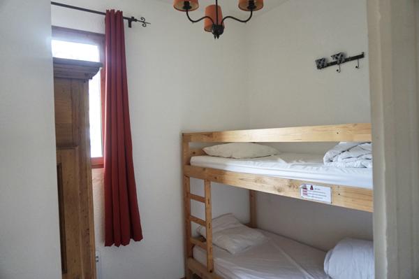 Appartement
         3 pièces
        - 76 m² 194 400 € *
