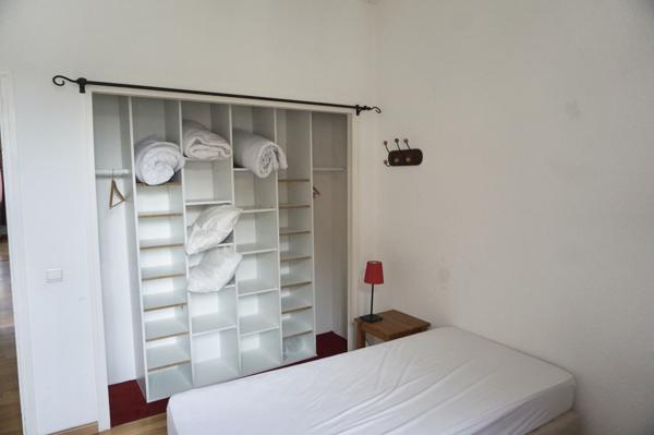 Appartement
         3 pièces
        - 76 m² 194 400 € *