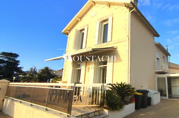 MAISON / VILLA DE CHARME VUE MER - FACE À LA PLAGE -