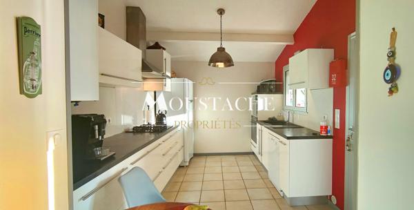 MAISON / VILLA DE CHARME VUE MER - FACE À LA PLAGE -