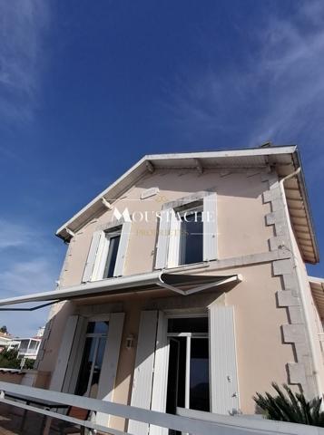 MAISON / VILLA DE CHARME VUE MER - FACE À LA PLAGE -