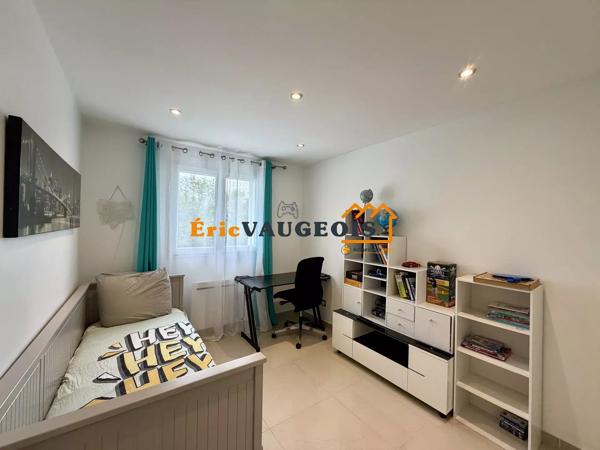Vente                                                      Maison
                        
                     8 pièces                      175 m2                     à Coulommiers