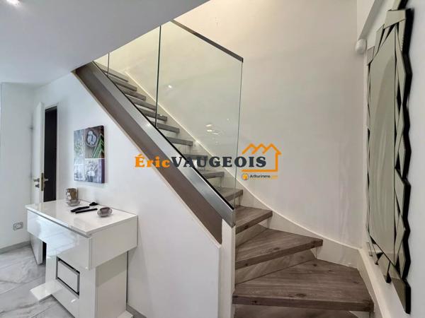 Vente                                                      Maison
                        
                     8 pièces                      175 m2                     à Coulommiers