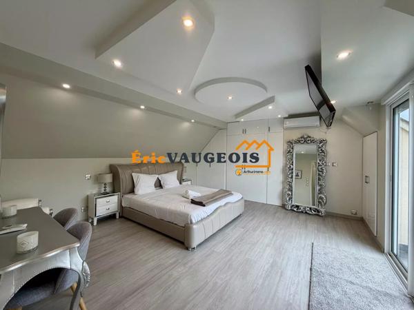 Vente                                                      Maison
                        
                     8 pièces                      175 m2                     à Coulommiers