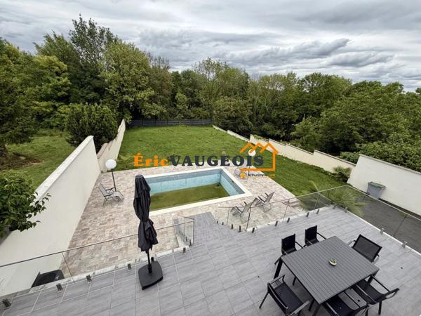 Vente                                                      Maison
                        
                     8 pièces                      175 m2                     à Coulommiers