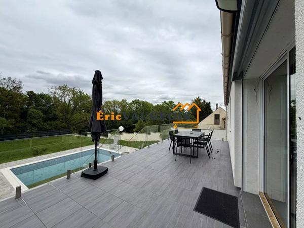 Vente                                                      Maison
                        
                     8 pièces                      175 m2                     à Coulommiers