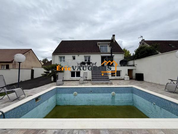Vente                                                      Maison
                        
                     8 pièces                      175 m2                     à Coulommiers