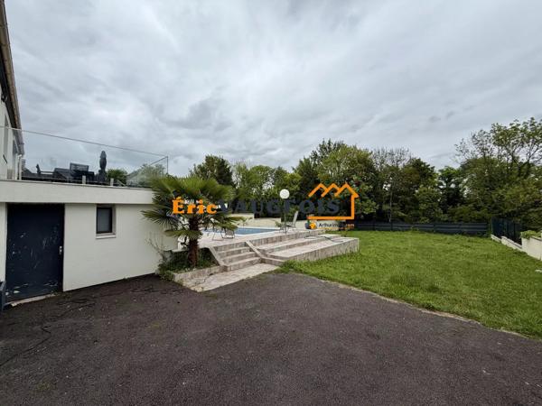 Vente                                                      Maison
                        
                     8 pièces                      175 m2                     à Coulommiers