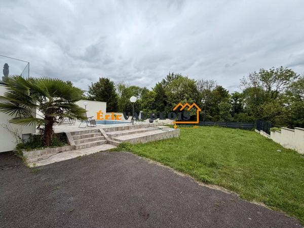 Vente                                                      Maison
                        
                     8 pièces                      175 m2                     à Coulommiers