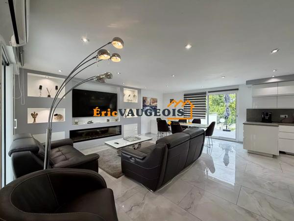 Vente                                                      Maison
                        
                     8 pièces                      175 m2                     à Coulommiers