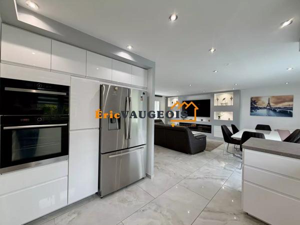 Vente                                                      Maison
                        
                     8 pièces                      175 m2                     à Coulommiers