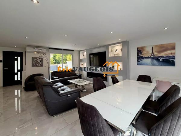 Vente                                                      Maison
                        
                     8 pièces                      175 m2                     à Coulommiers