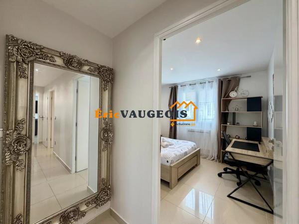 Vente                                                      Maison
                        
                     8 pièces                      175 m2                     à Coulommiers
