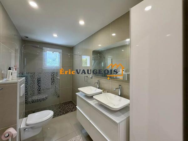 Vente                                                      Maison
                        
                     8 pièces                      175 m2                     à Coulommiers