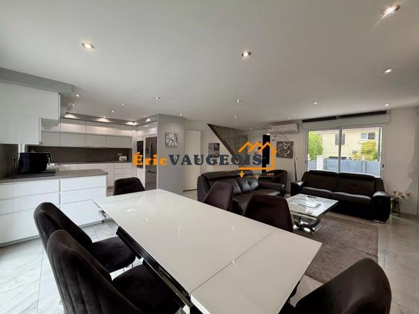 Vente                                                      Maison
                        
                     8 pièces                      175 m2                     à Coulommiers