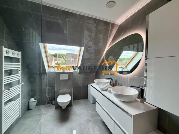 Vente                                                      Maison
                        
                     8 pièces                      175 m2                     à Coulommiers