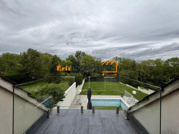 Vente                                                      Maison
                        
                     8 pièces                      175 m2                     à Coulommiers