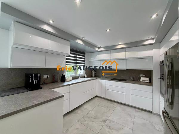 Vente                                                      Maison
                        
                     8 pièces                      175 m2                     à Coulommiers
