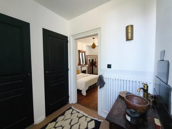 Maison de caractère à vendre 6 pièces LA CHATRE (36) 4 chambres, 2 garage, terrasse, jardin, rivière 269 900€