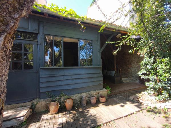 Maison de caractère à vendre 6 pièces LA CHATRE (36) 4 chambres, 2 garage, terrasse, jardin, rivière 269 900€