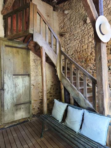 Maison de caractère à vendre 6 pièces LA CHATRE (36) 4 chambres, 2 garage, terrasse, jardin, rivière 269 900€