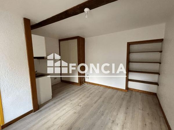 Location Studio 22.1 m² - 2 RUE BERANGER Roanne 42300