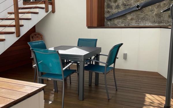 Maison à vendre    5 pièces • 140 m2 Saint-Leu