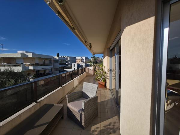 ANTIBES : LOCATION T4 90M2 MEUBLE + TERRASSE 50M2