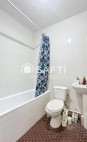 À deux pas de l'Aéroport Le Bourget. Studio lumineux avec coin nuit, cave et parking au dernier étage !