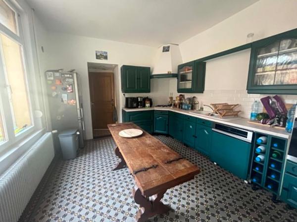 maison individeulle avec du volume et 4 chambres