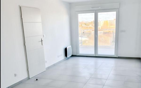 Appartement à louer    2 pièces •  Arles