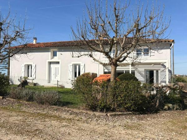 Maison de caractère 213 m2, studio, terrain 4000 m2, dépendances, avec vue dominante, caractère et potentiel