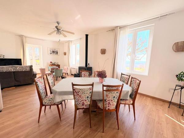 Maison de caractère 213 m2, studio, terrain 4000 m2, dépendances, avec vue dominante, caractère et potentiel