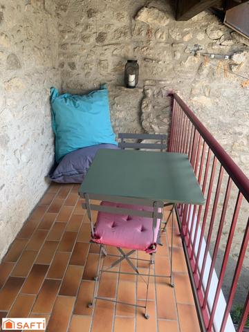 A vendre belle maison de ville en pierres de 108 m2