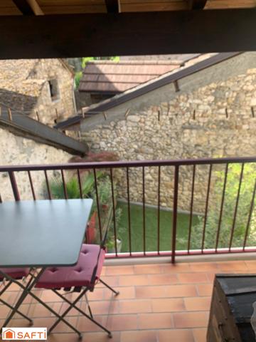 A vendre belle maison de ville en pierres de 108 m2